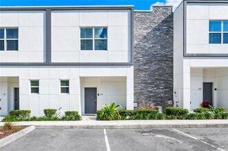 Building Photo - 513 Famagusta Dr