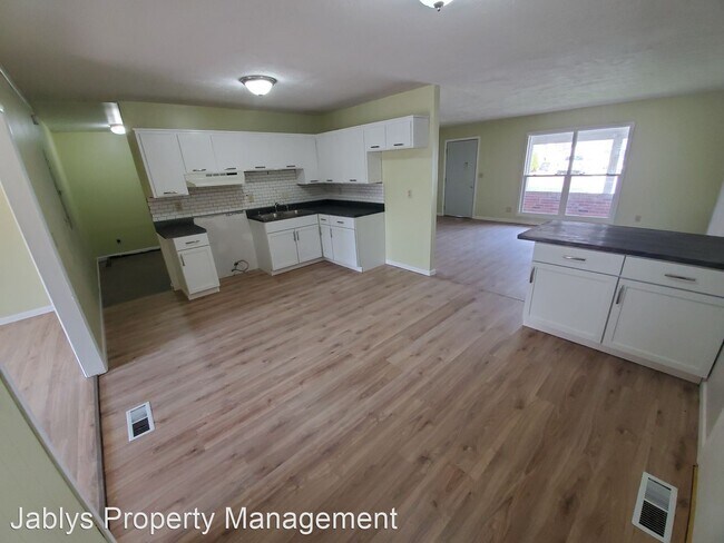 Building Photo - 5 br, 2.5 bath House - 1711 Lindell Lane