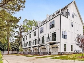 Building Photo - 1405 Kenilworth Ave