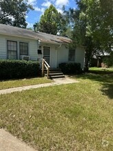 Building Photo - 3645 Lee Dr