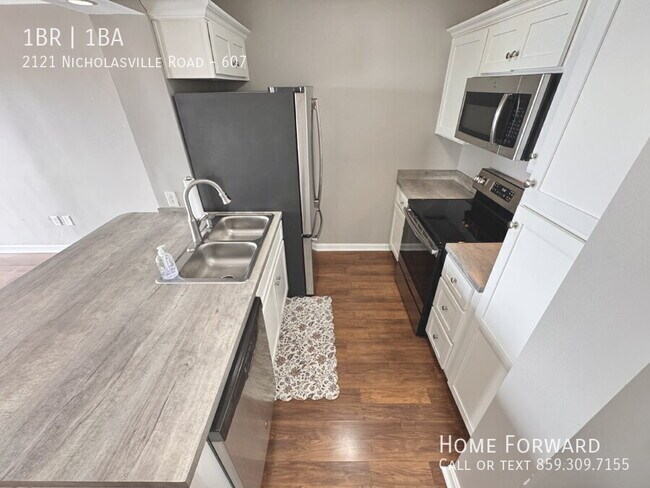 Foto del edificio - 2121 Nicholasville Rd