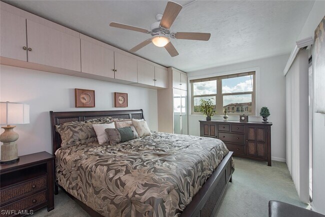 Building Photo - 805 River Point Dr