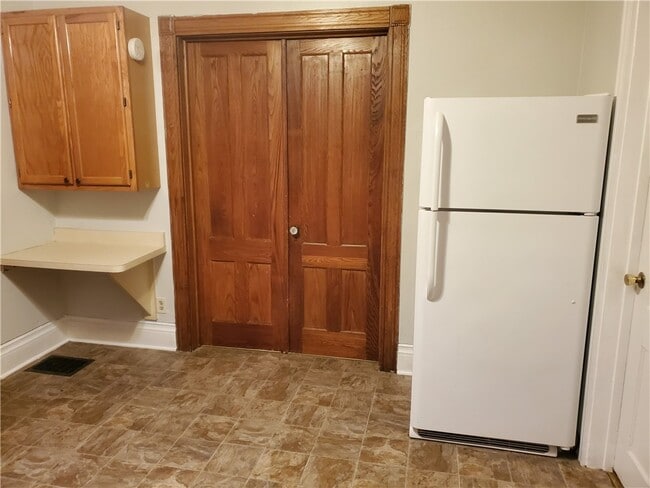 Building Photo - 167 Rosedale St