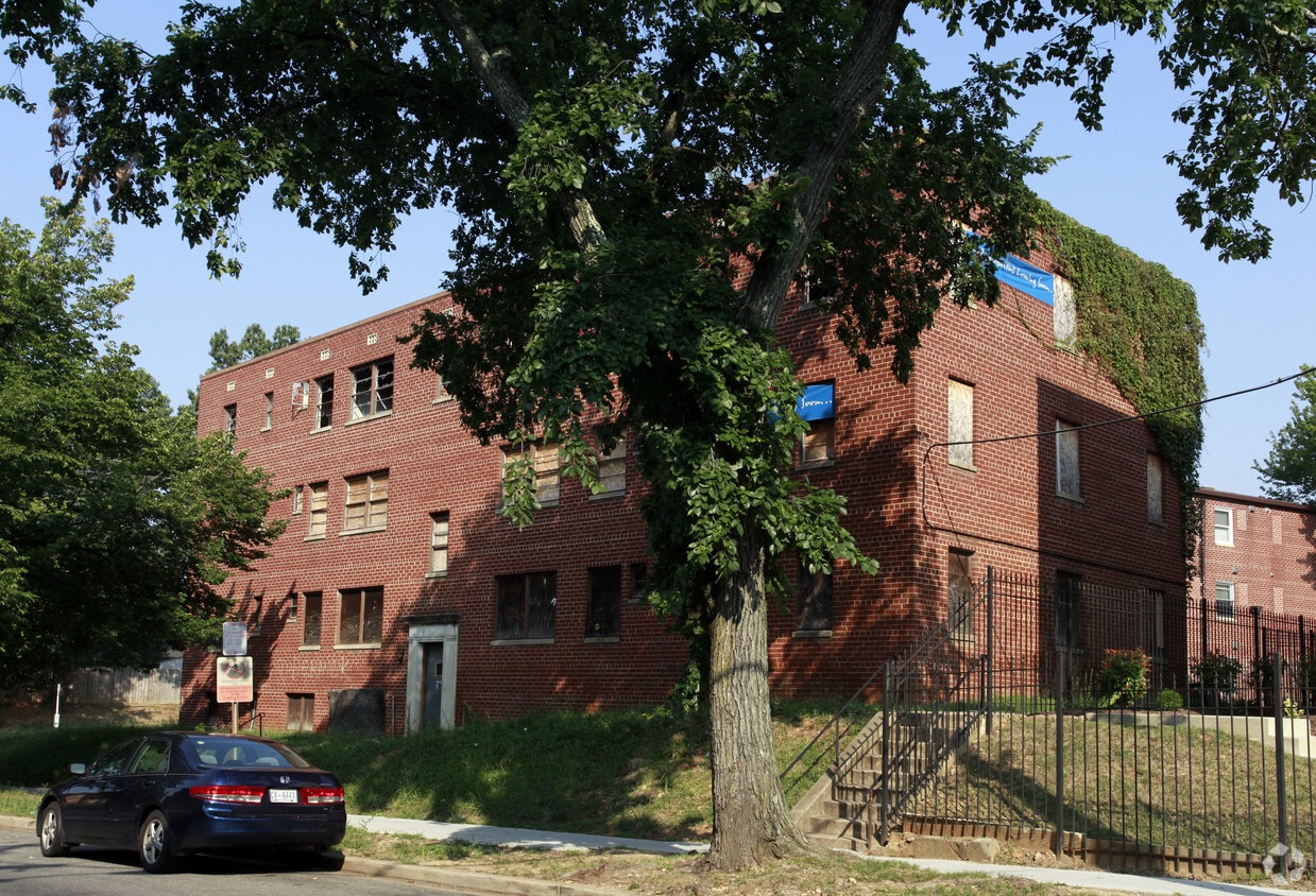 Foto del edificio - 1300 Congress St. SE – Modern Living in the Heart of Randle Heights