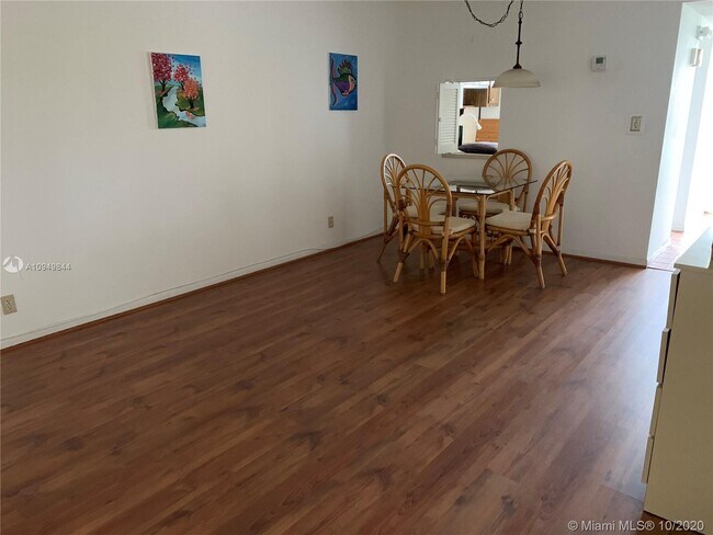 Foto del edificio - 2200 Park Ln