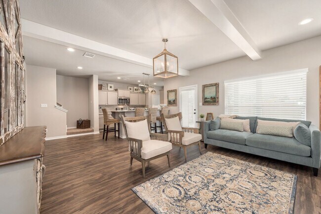 Foto del edificio - 3 Bed Townhome in Pershing Pointe! Availab...