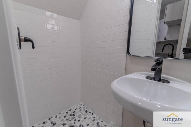 Photo - 1445 William St Apartment