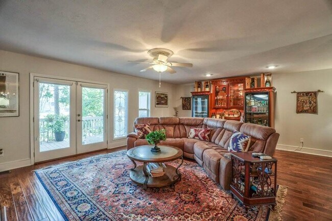 Foto del edificio - 1823 Atlantis Pl