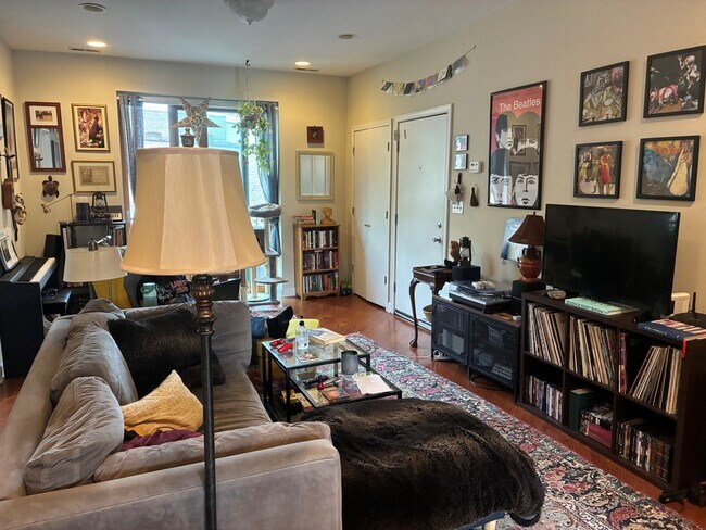 Foto del edificio - 1531 W Hollywood Ave