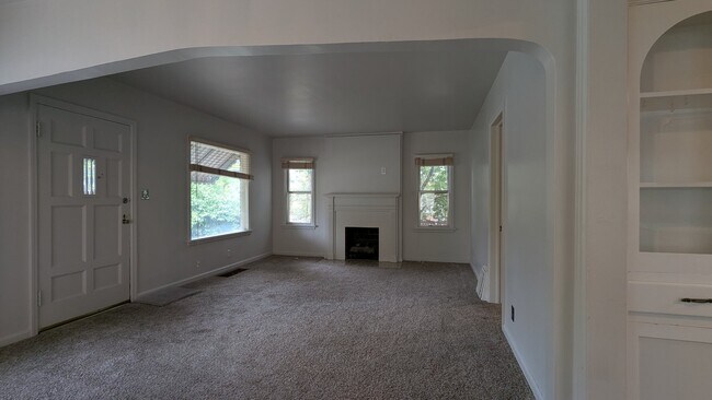 Building Photo - 1523 S 600 E