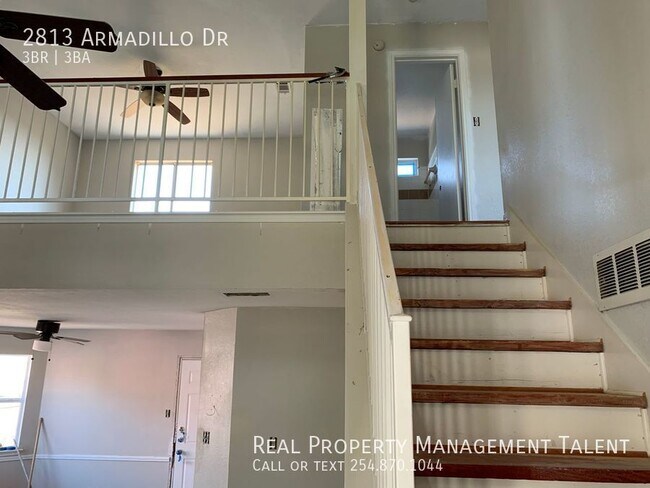 Building Photo - 2813 Armadillo Dr