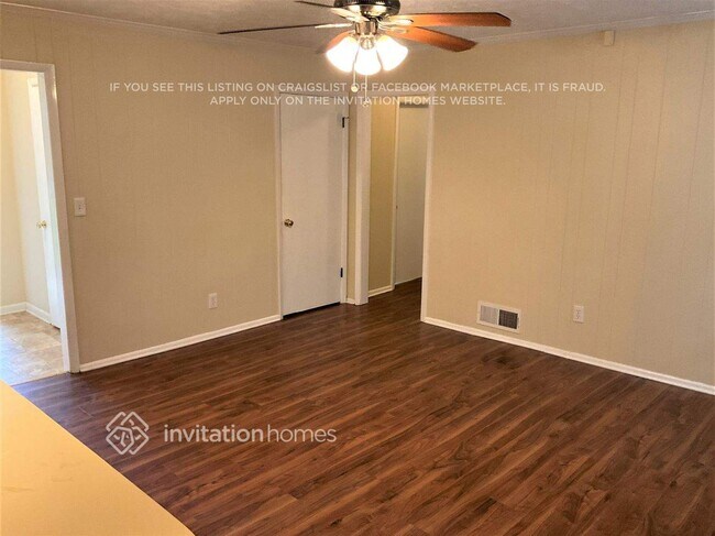 Foto del edificio - 4906 Happy Hollow Rd