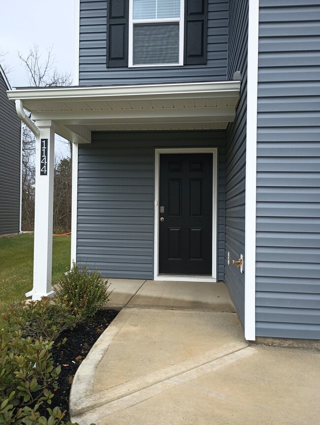 Building Photo - 1144 Aspen Ter