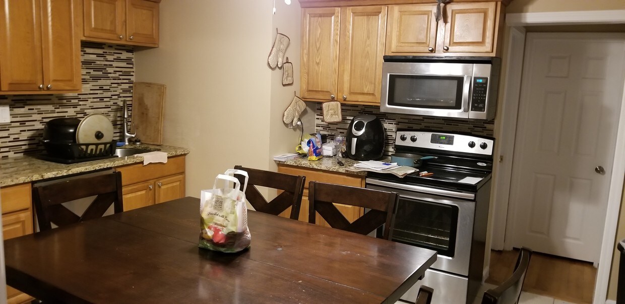 71 Birch St Unit 2 Worcester Ma 01603 Apartment For Rent In