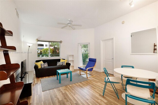 Foto del edificio - 6001 SW 70th St