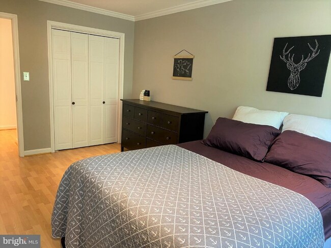 Foto del edificio - 617 N Henry St