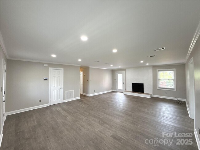 Building Photo - 6421 Mill Grove Rd