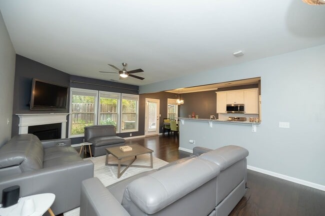 Foto del edificio - 7245 Heritage Oak Ct