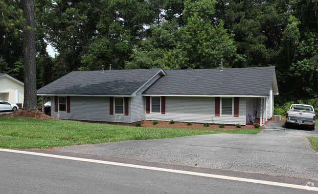 Building Photo - 4404-4414 Township Dr