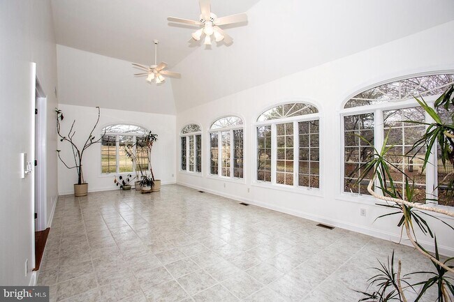 Foto del edificio - 189 Christopher Dr