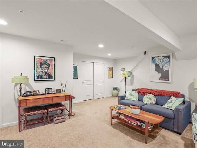 Foto del edificio - 4341 Forbes Dr