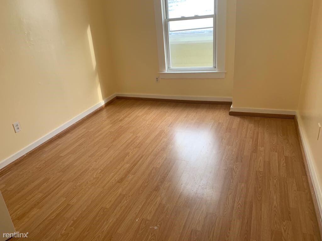 Building Photo - 4 br, 2 bath Apartment - 399 Howard Ave