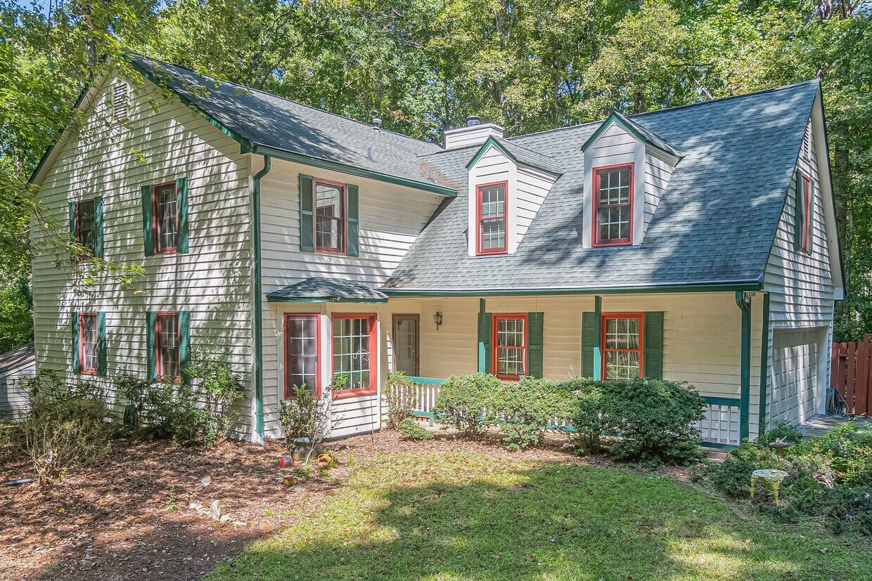 Foto principal - Great 5 bedroom home in desired Martins Landing Neighborhood