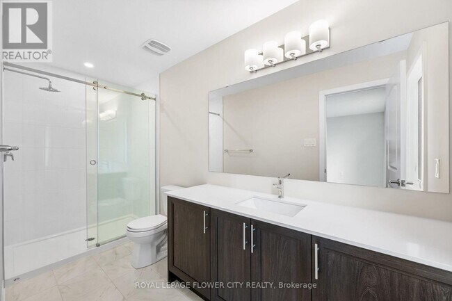 Building Photo - 283 Les Emmerson Dr
