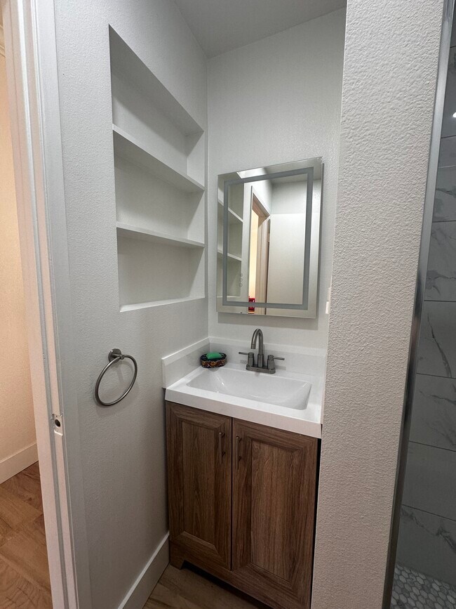 Foto del edificio - 25626 1/2 Oak St