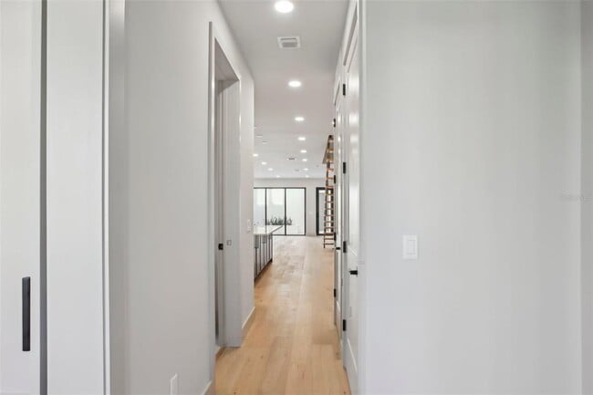 Foto del edificio - 1412 S Moody Ave