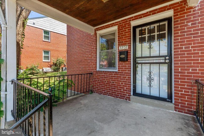 Building Photo - 5937 The Alameda