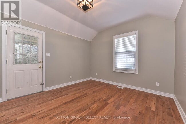 Building Photo - 515 Quebec St