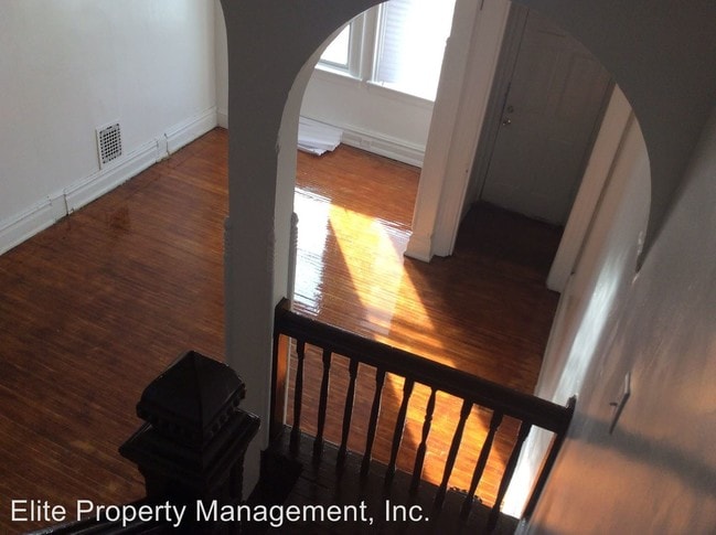 Building Photo - 4 br, 1 bath House - 35 Columbia Ave.