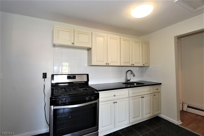 Foto del edificio - 326 S Main St