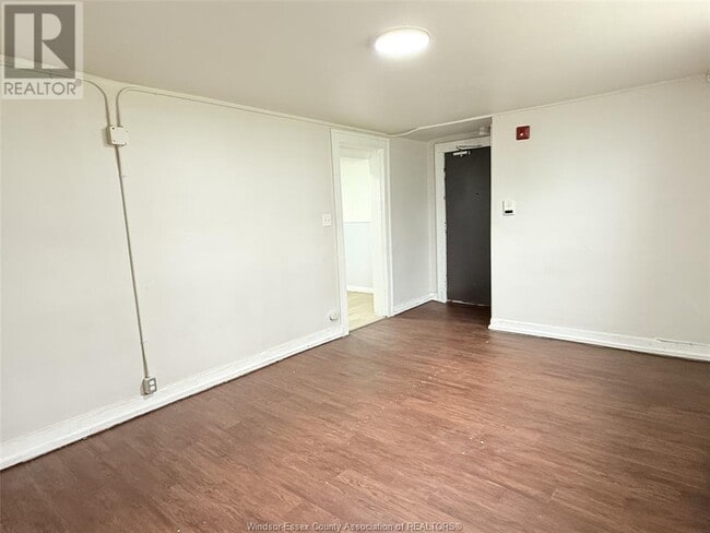 Building Photo - 1518 University Ave W