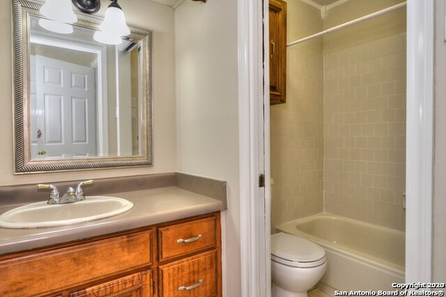 Building Photo - 5547 Merkens Dr