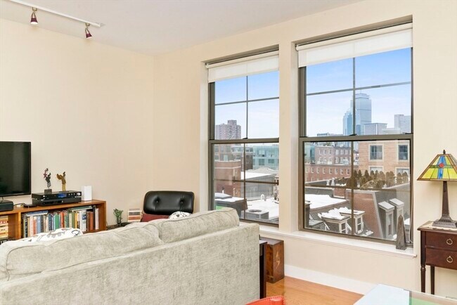 Foto del edificio - 535 Harrison Ave