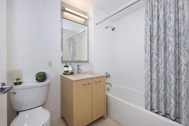 Building Photo - 1 bedroom in New York NY 10013