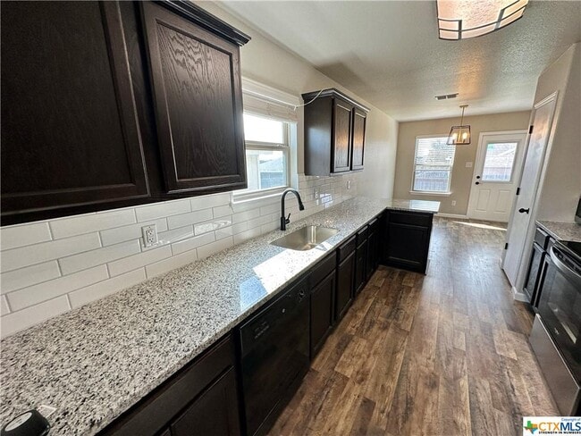 Building Photo - 2325 Bellmont