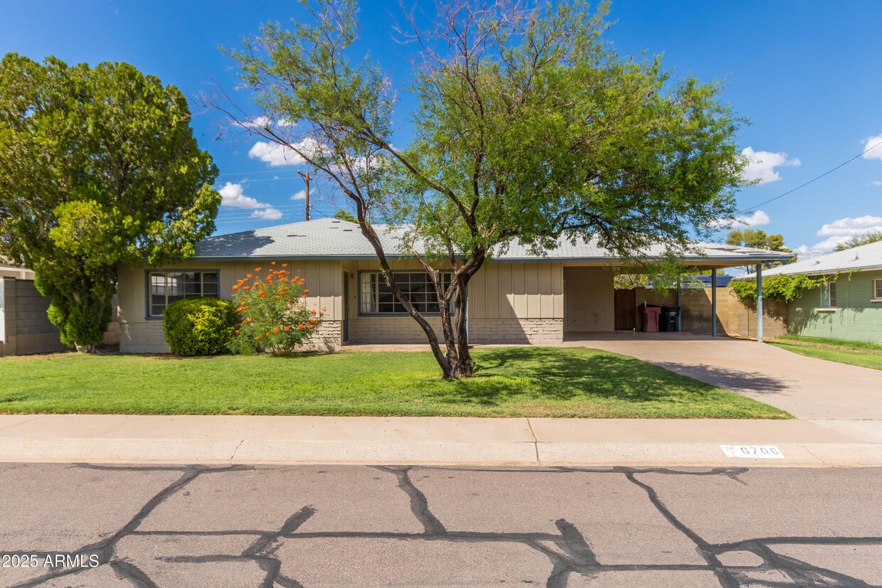 Foto principal - 6708 E Granada Rd