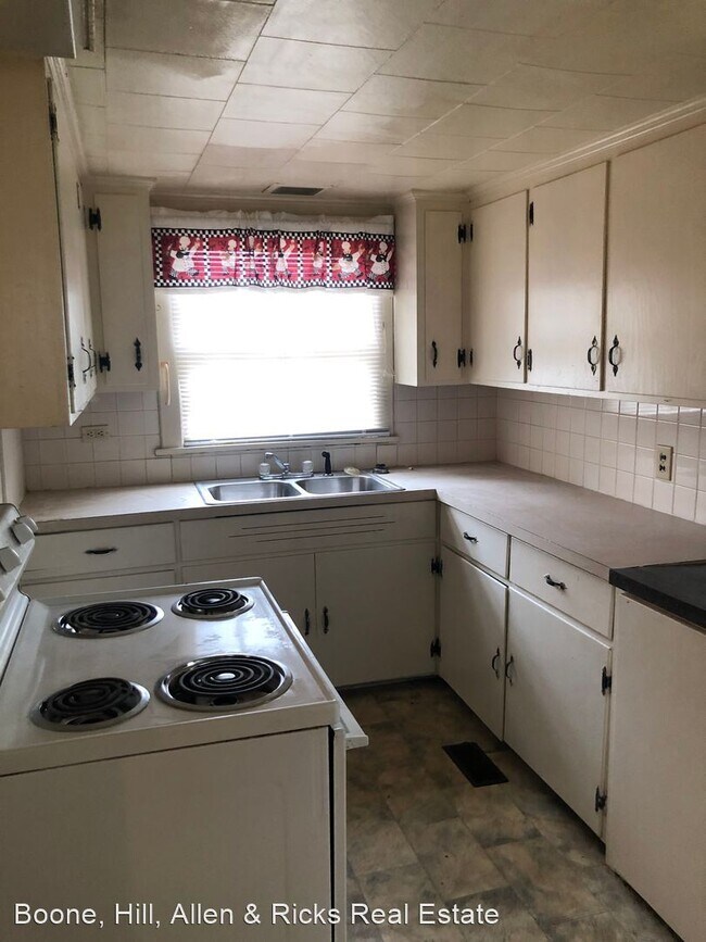 Building Photo - 3 br, 1.5 bath House - 103 Greenwood Avenue