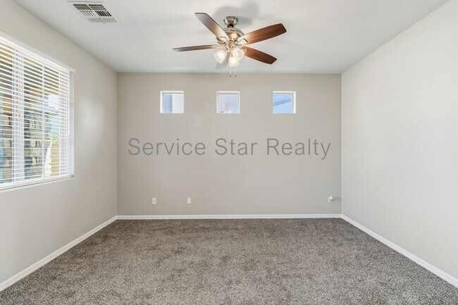 Foto del edificio - 14479 W Desert Flower Dr