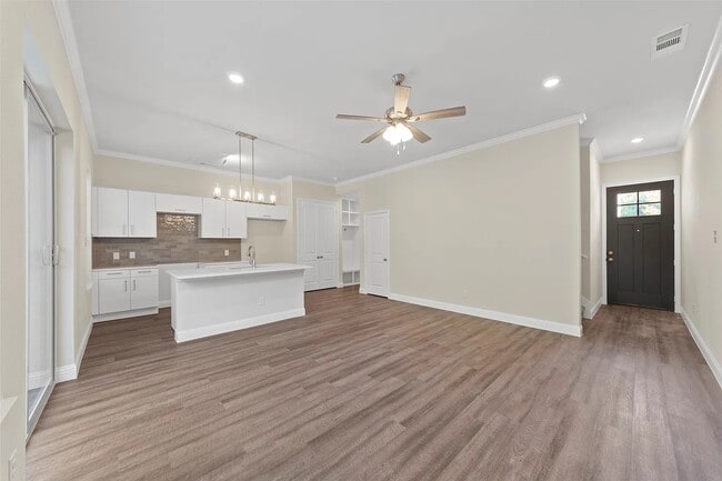 Building Photo - 6353 Mason Ct