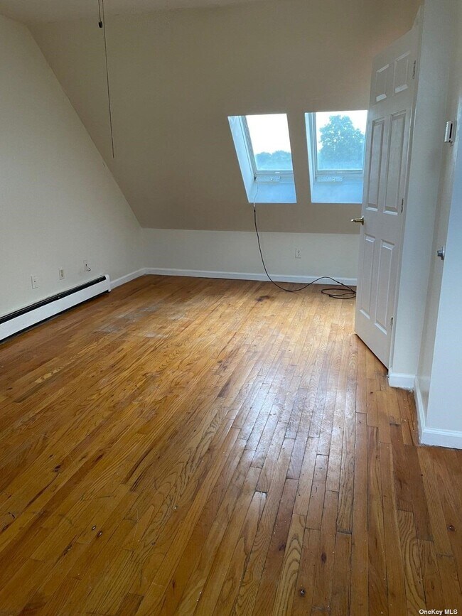 Building Photo - 173-19 Vaswani Ave