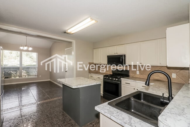 Foto del edificio - 15814 Sheldon Ridge Way