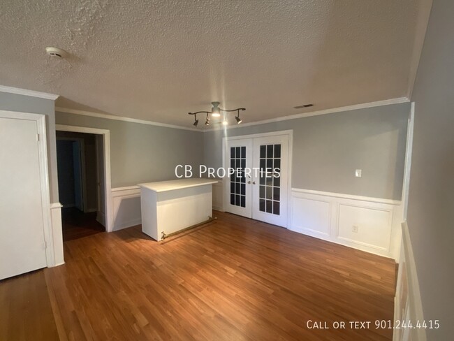 Foto del edificio - 8218 Southaven Cir W