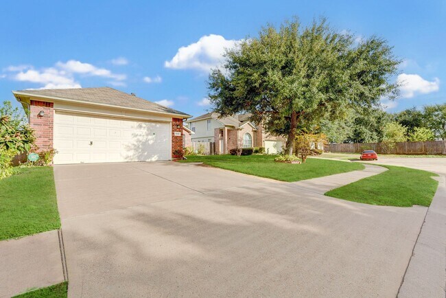 Building Photo - Beautiful 3-Bedroom Home in Kingsbridge Co...