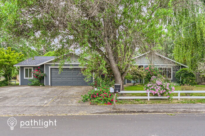 Foto principal - 317 Southwest Filbert Street, McMinnville,...