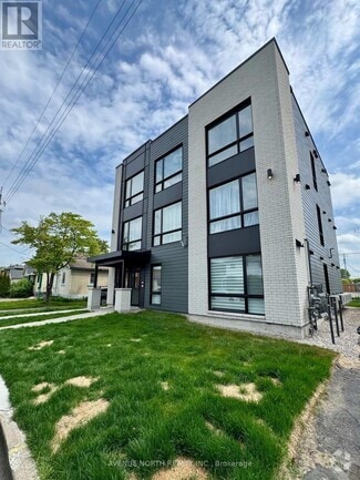 Building Photo - 391-391 Dieppe St