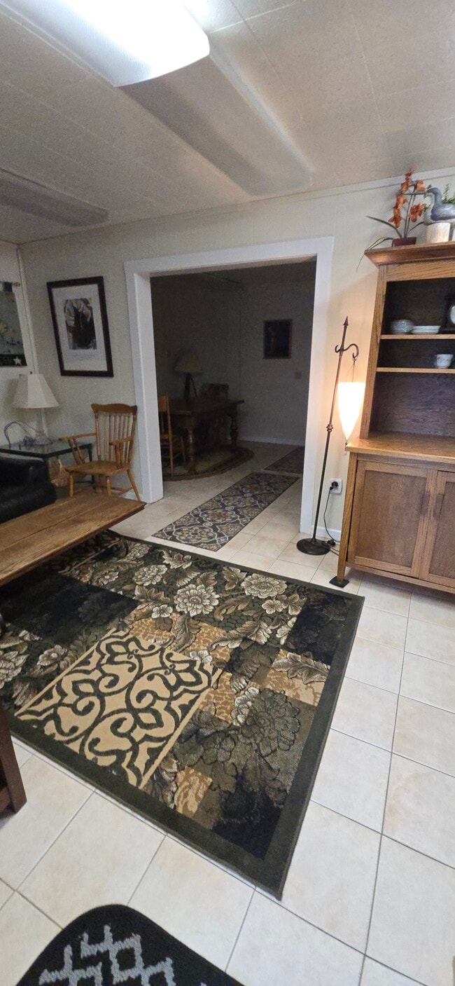 Building Photo - 1447 Lincoln Way